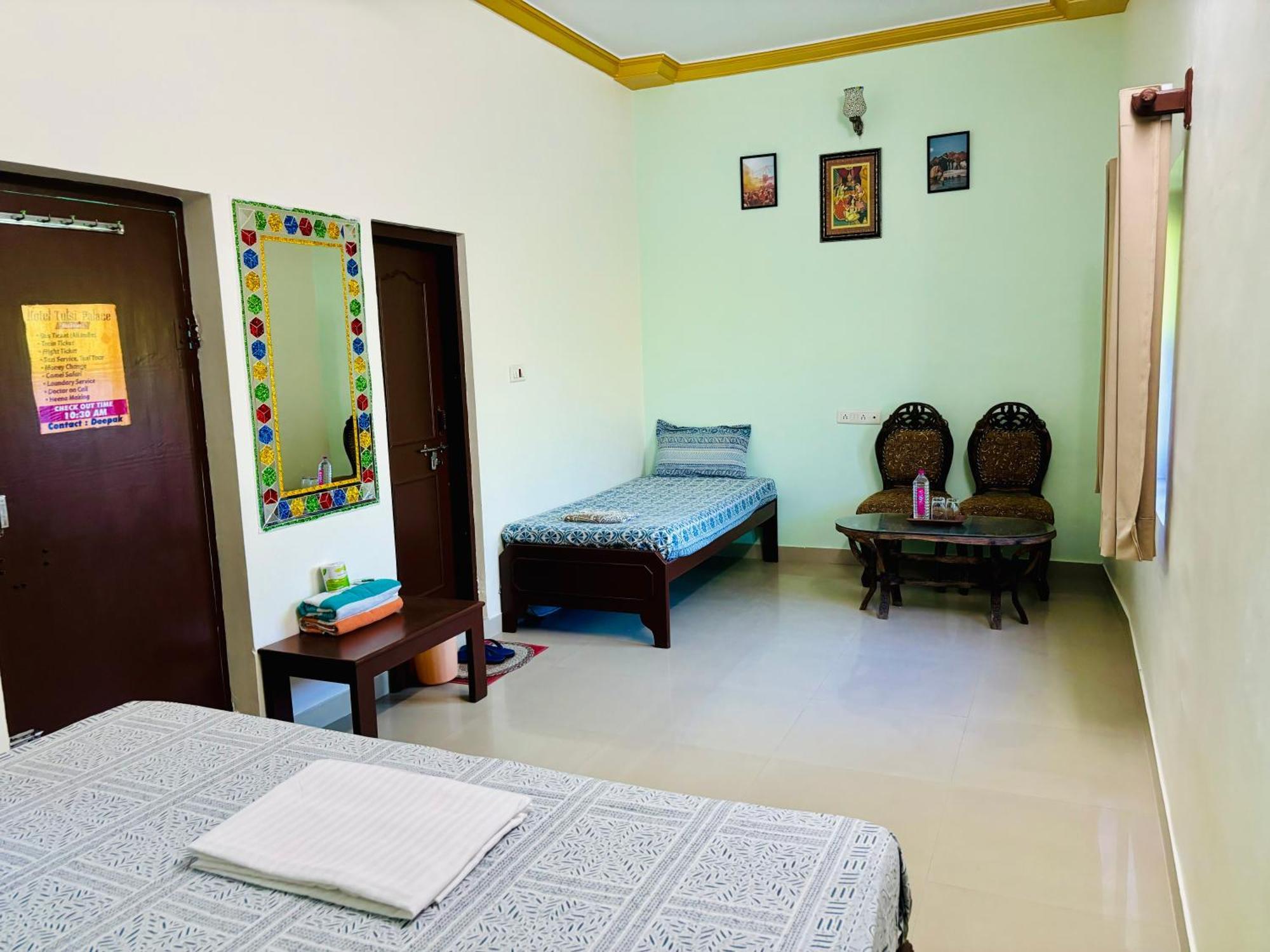 Hotel Tulsi Palace Пушкар Экстерьер фото